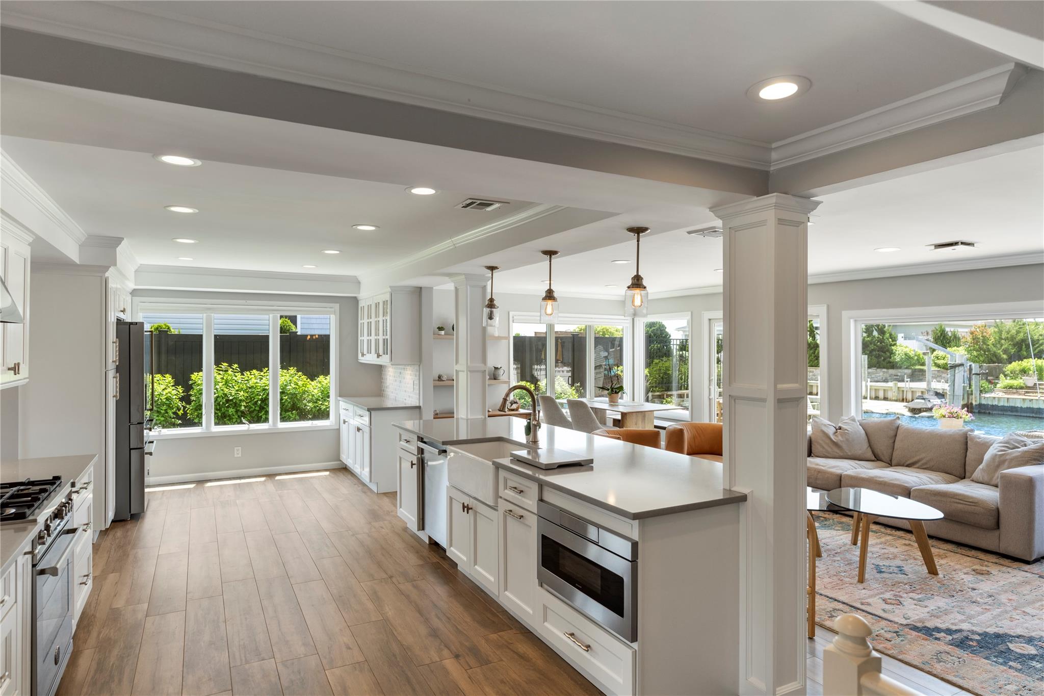 #13 photo, 22 Viking Drive, サフォーク郡 West Islip , NY 11795