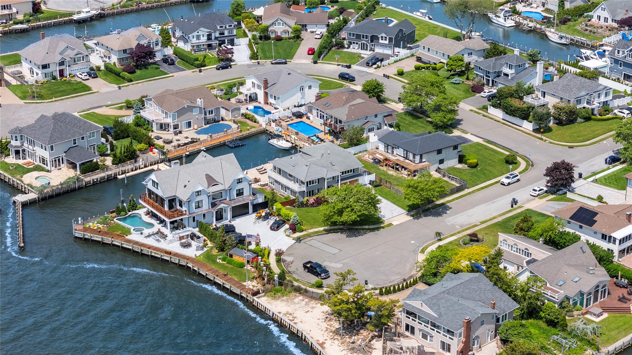 #4 photo, 22 Viking Drive, サフォーク郡 West Islip , NY 11795