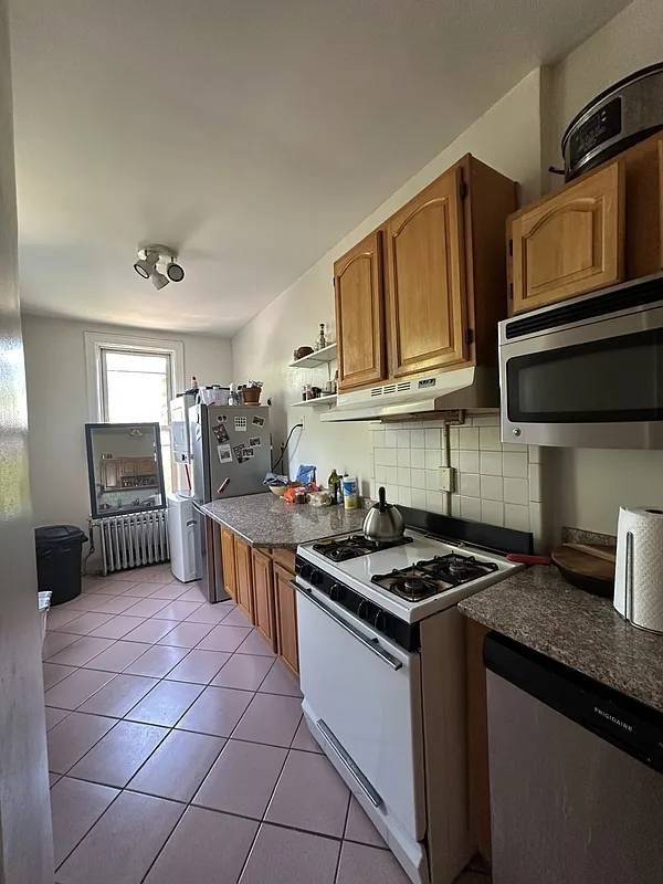 #4 photo, 529 Decatur St, ブルックリン区 Brooklyn , NY 11233