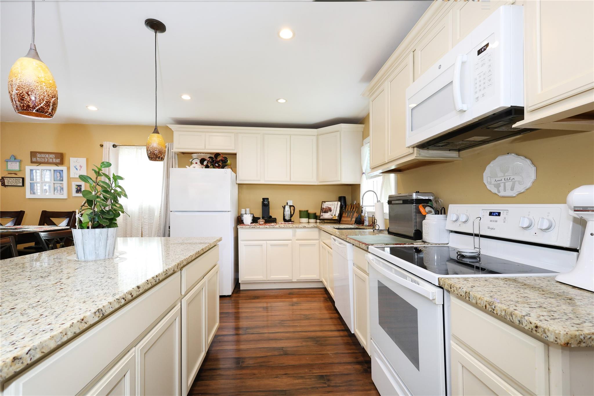 #9 photo, 33 Highview Lane, 东长岛 Ridge , NY 11961