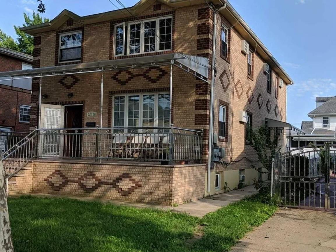 #1 photo, 221-28 Edmore Avenue, 皇后區 Queens Village , NY 11428