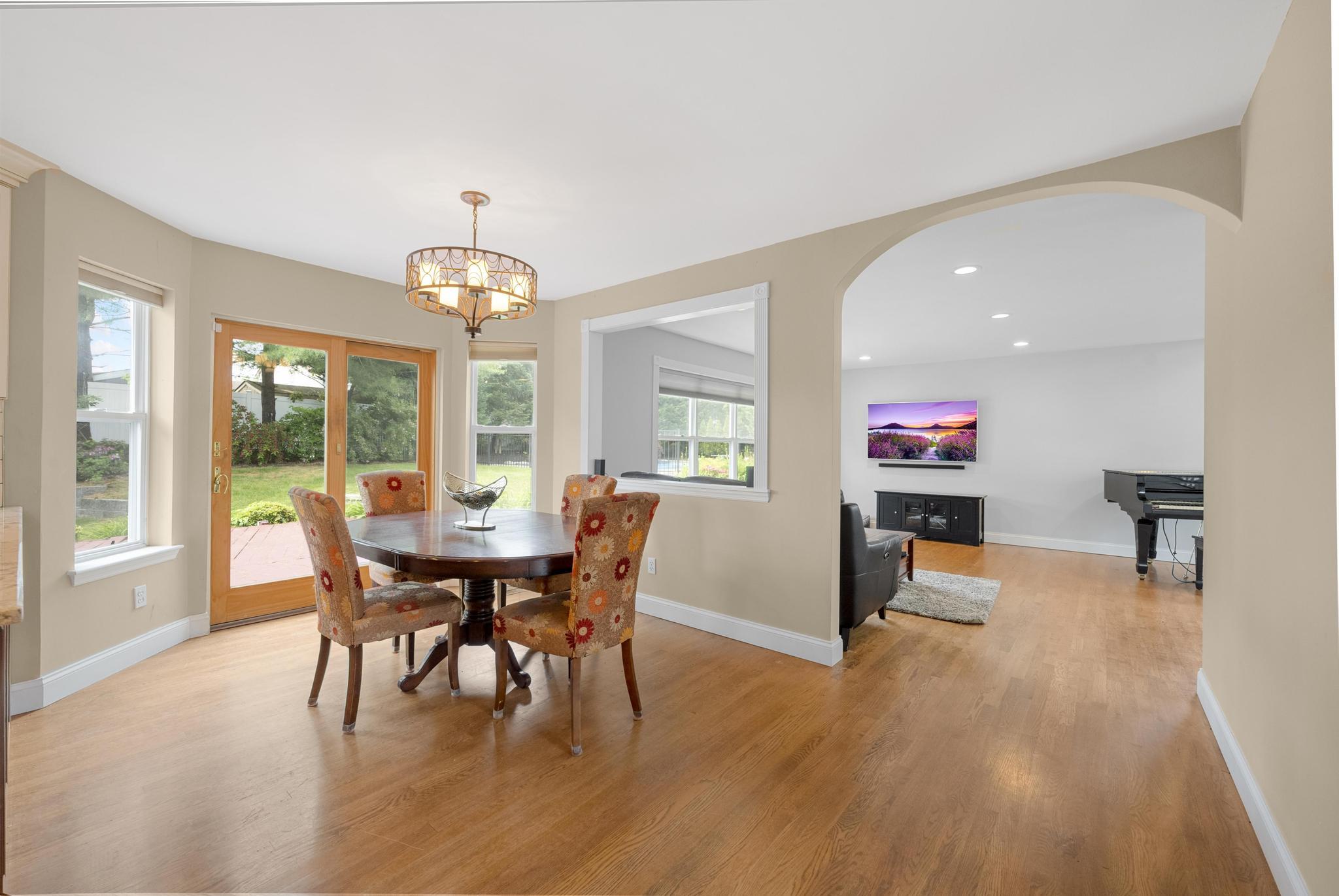 #20 photo, 8 Tecumseh Court, 東長島 康马克 Commack , NY 11725