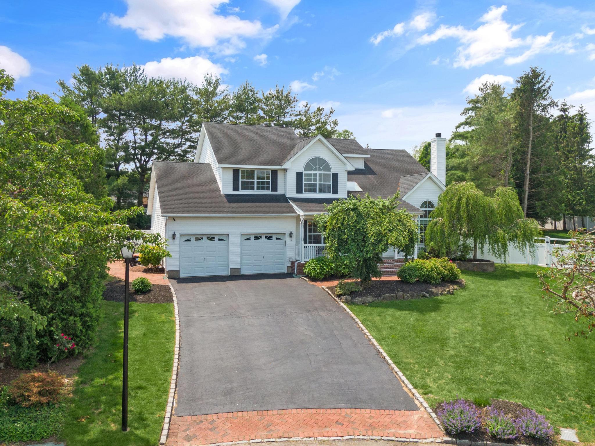 #3 photo, 8 Tecumseh Court, 東長島 康马克 Commack , NY 11725