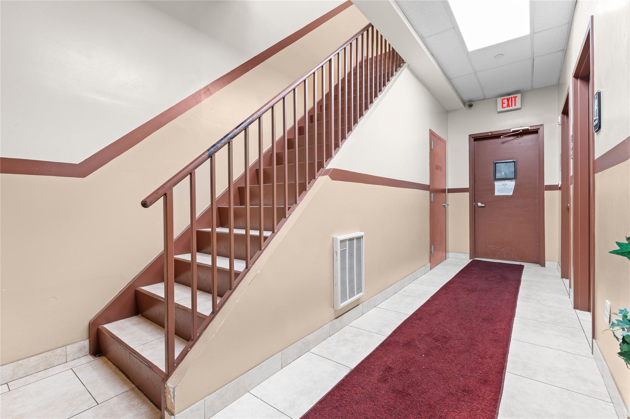 #8 photo, 55-57 Lake Street, White Plains , NY 10604