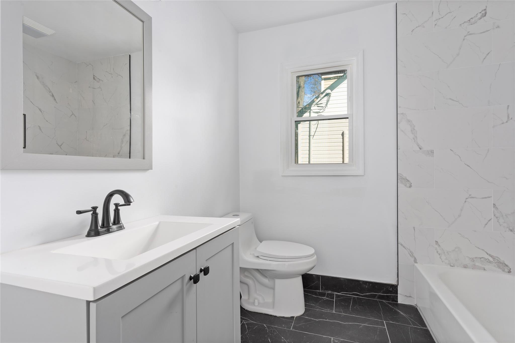 #7 photo, 78 Jesse Street, 長島 Freeport , NY 11520