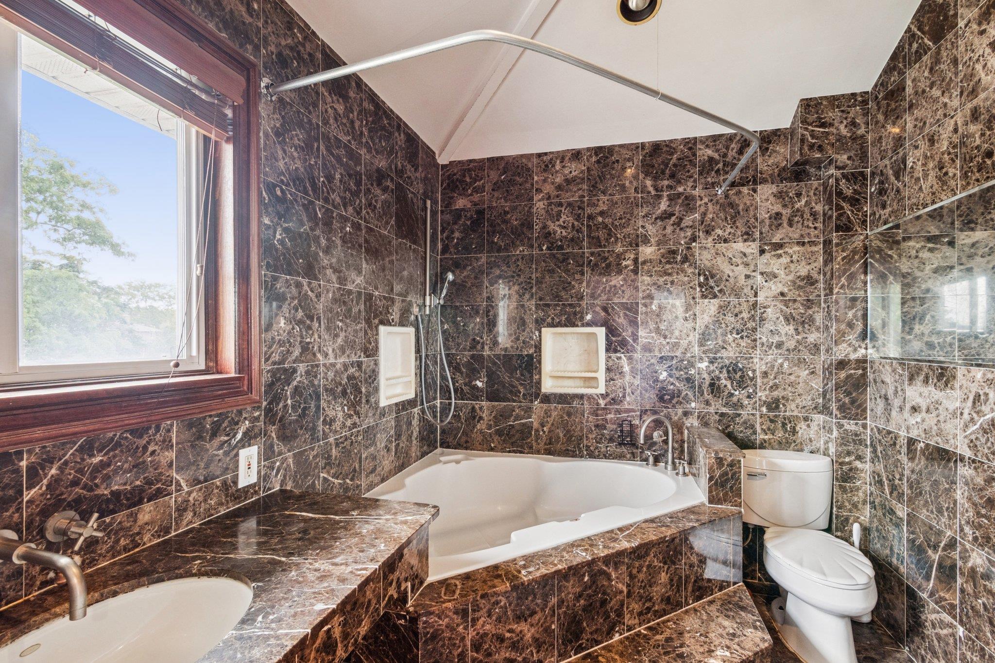 #9 photo, 636 Derby Avenue, 長島 Woodmere , NY 11598