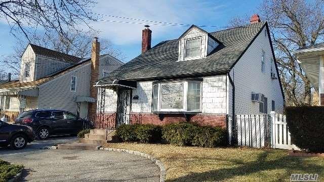 #2 photo, 492 Pershing Boulevard, Rockville Centre , NY 11570