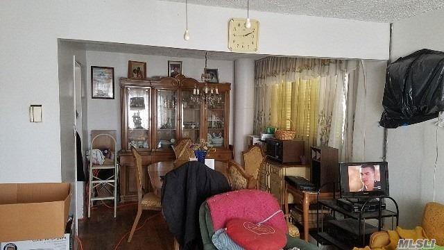 #3 photo, 492 Pershing Boulevard, Rockville Centre , NY 11570