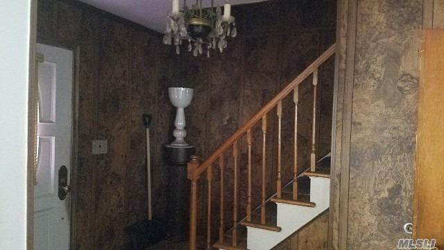 #7 photo, 492 Pershing Boulevard, Rockville Centre , NY 11570