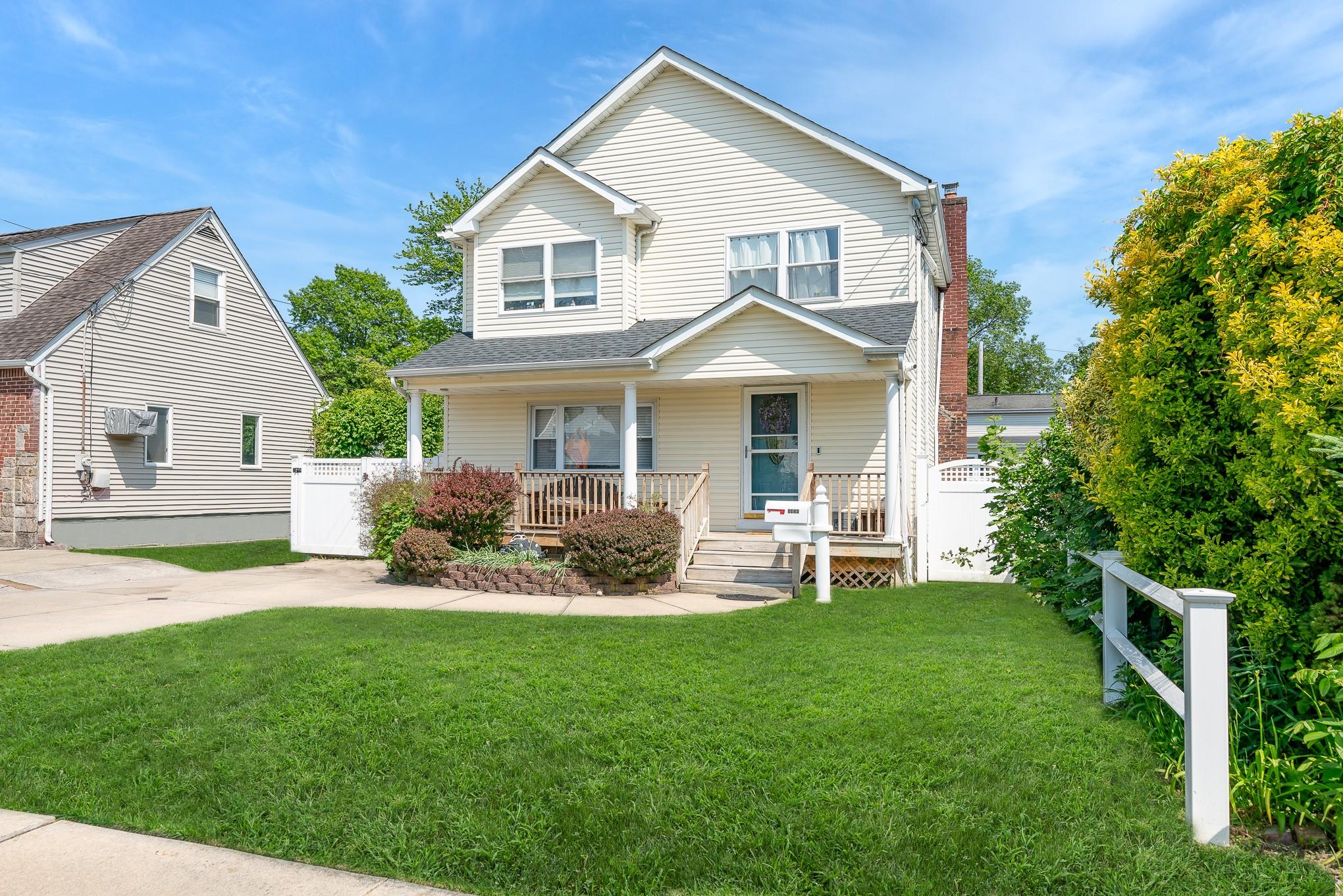 #1 photo, 1450 Tadmor Street, 長島 Merrick , NY 11566