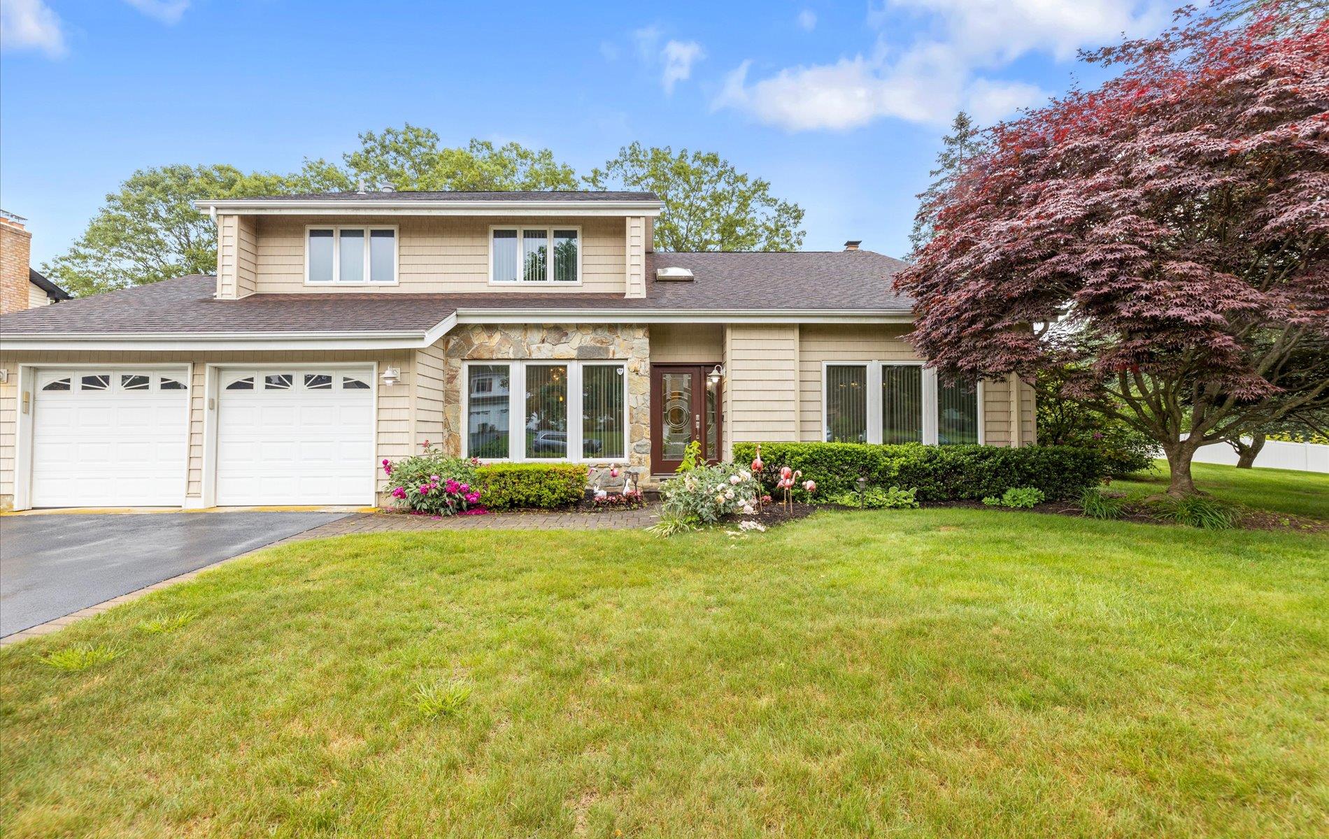 #1 photo, 34 Oak Meadow Road, سوفولك Commack , NY 11725