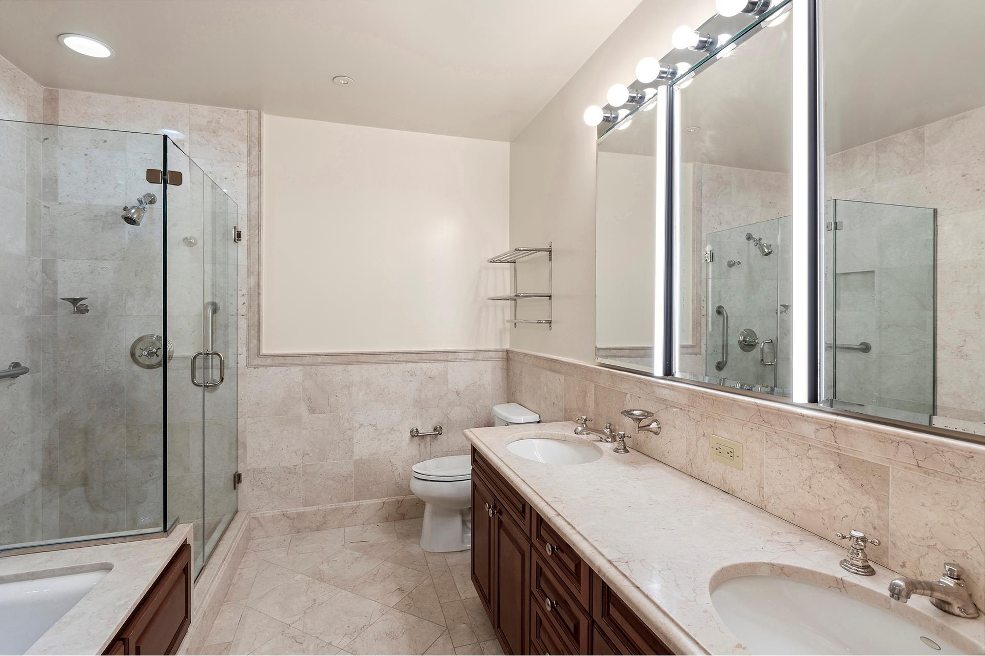 #8 photo, 351 E 51ST Street, マンハッタン Turtle Bay , NY 10022