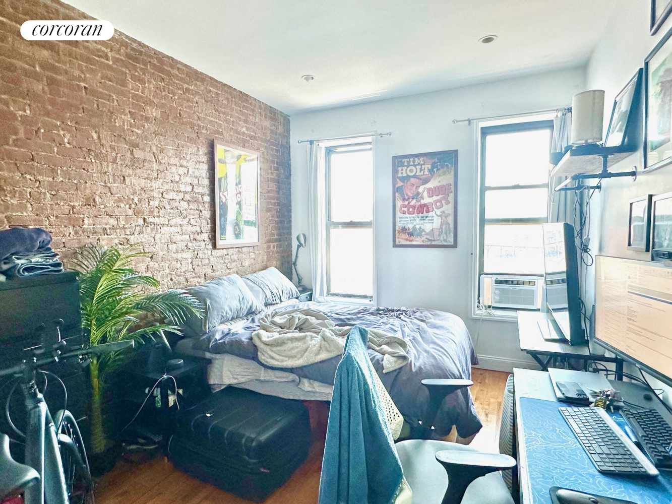 #1 photo, 235 E 4TH Street, مانهاتن East Village , NY 10009