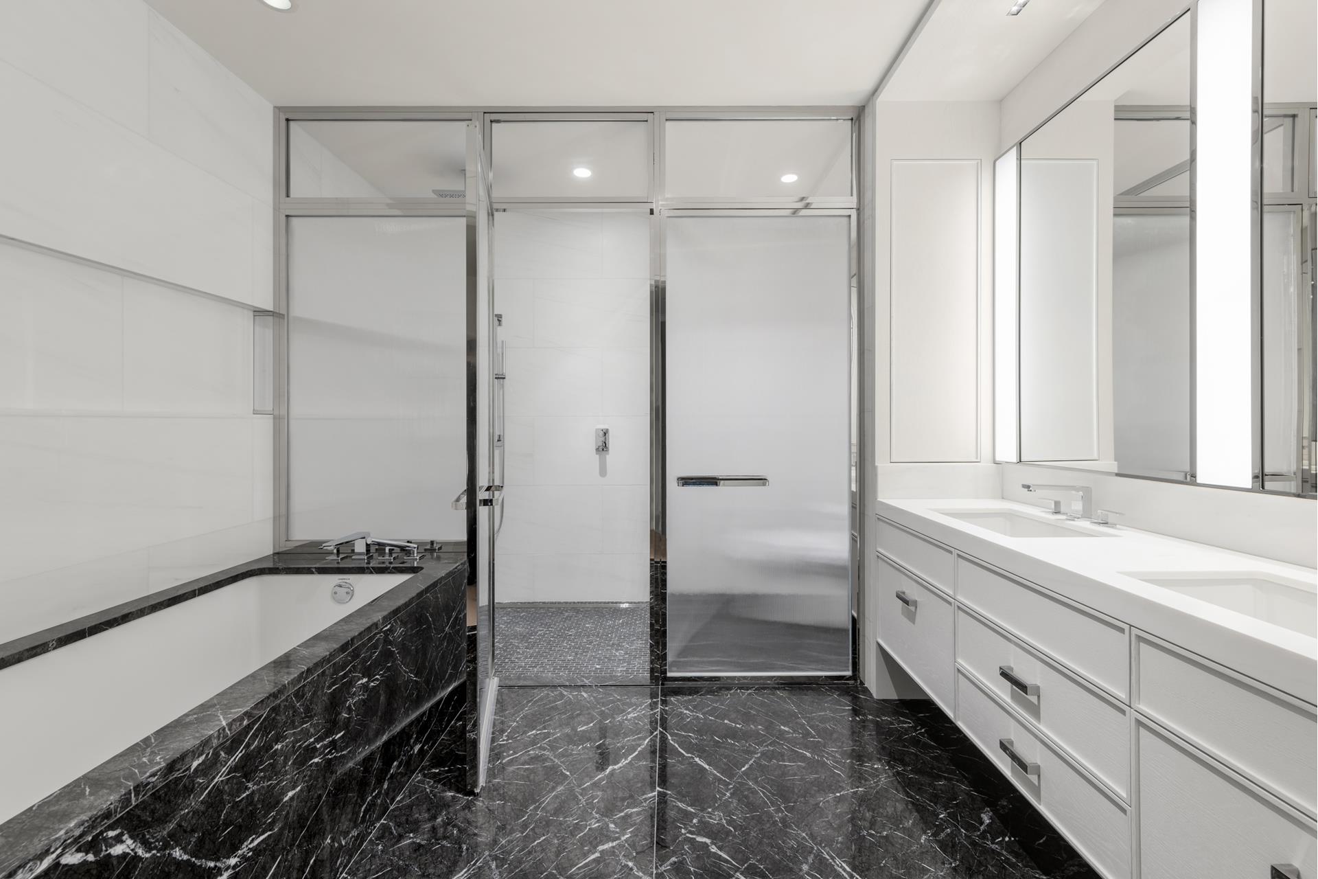 #9 photo, New York City, マンハッタン Lincoln Square , NY 10023