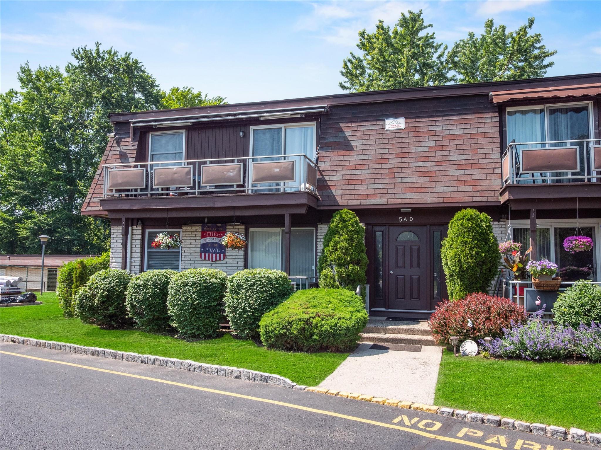 #1 photo, 5 Church Lane, Valley Cottage , NY 10989