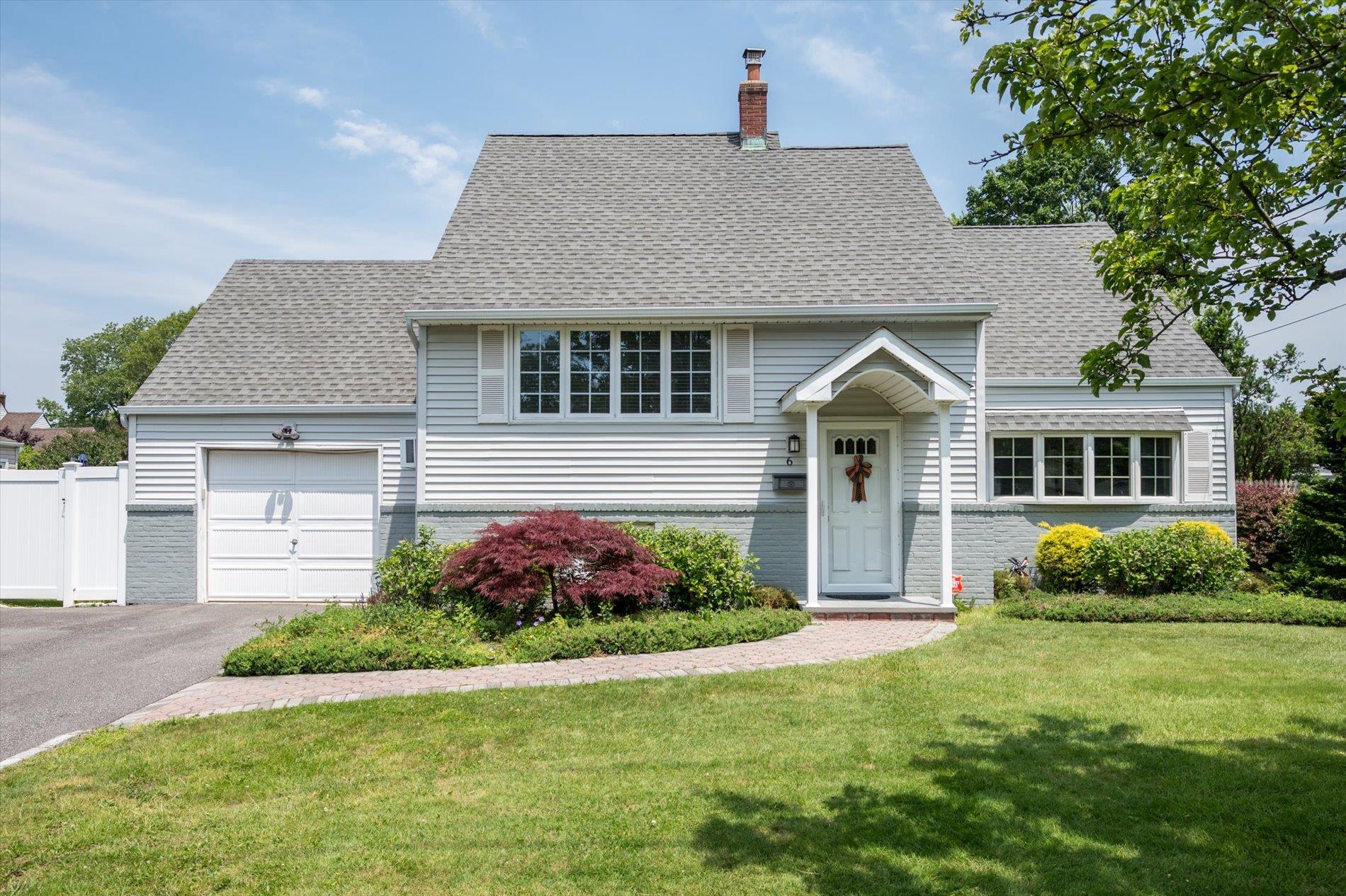 #1 photo, 6 Plumtree Lane, サフォーク郡 South Huntington , NY 11746