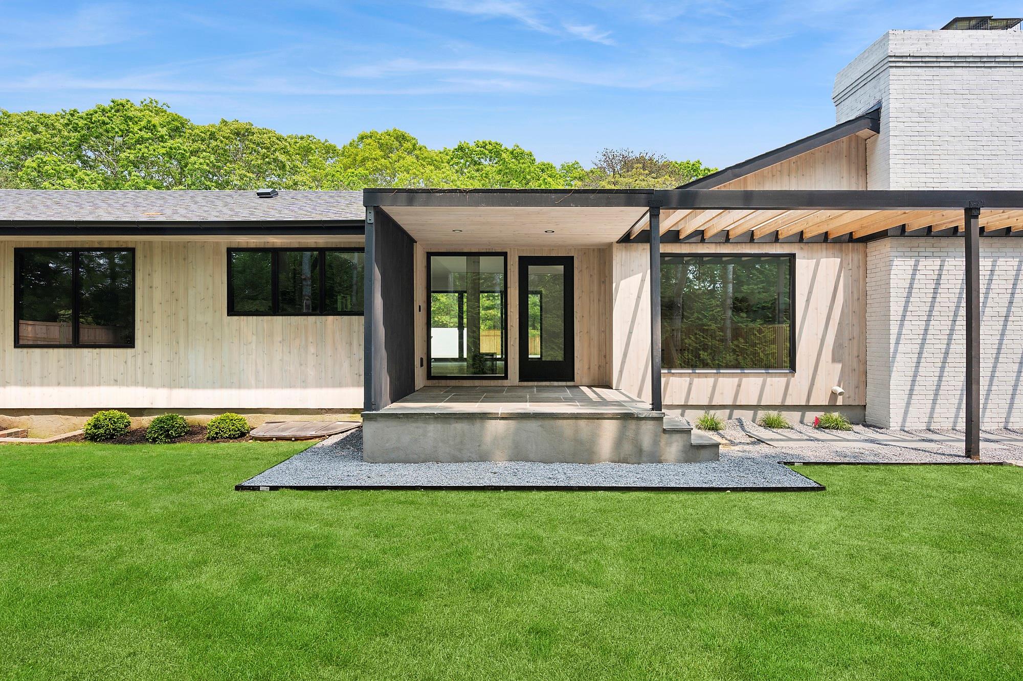 #1 photo, 54 Meeting House Road, Westhampton Beach , NY 11978