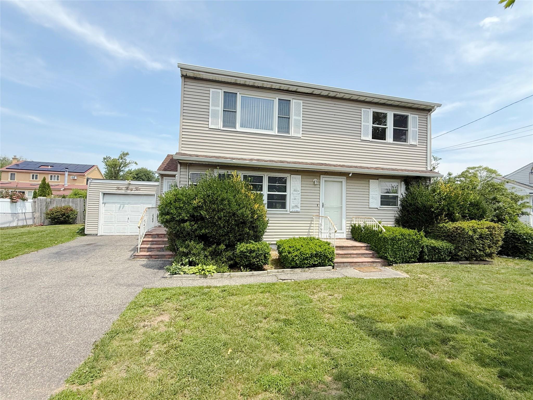 #1 photo, 432 49th Street, Lindenhurst , NY 11757