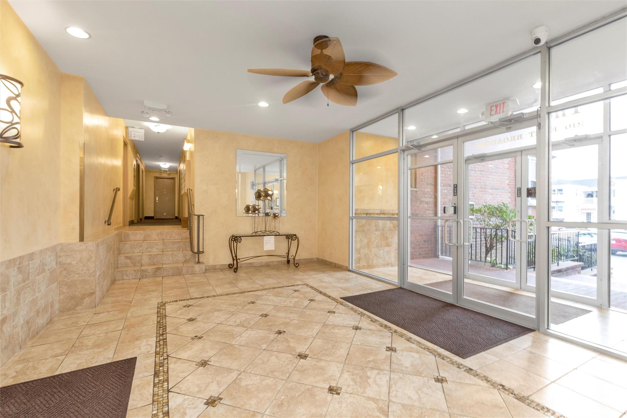 #12 photo, 210 E Broadway, ナッソー郡 Long Beach , NY 11561