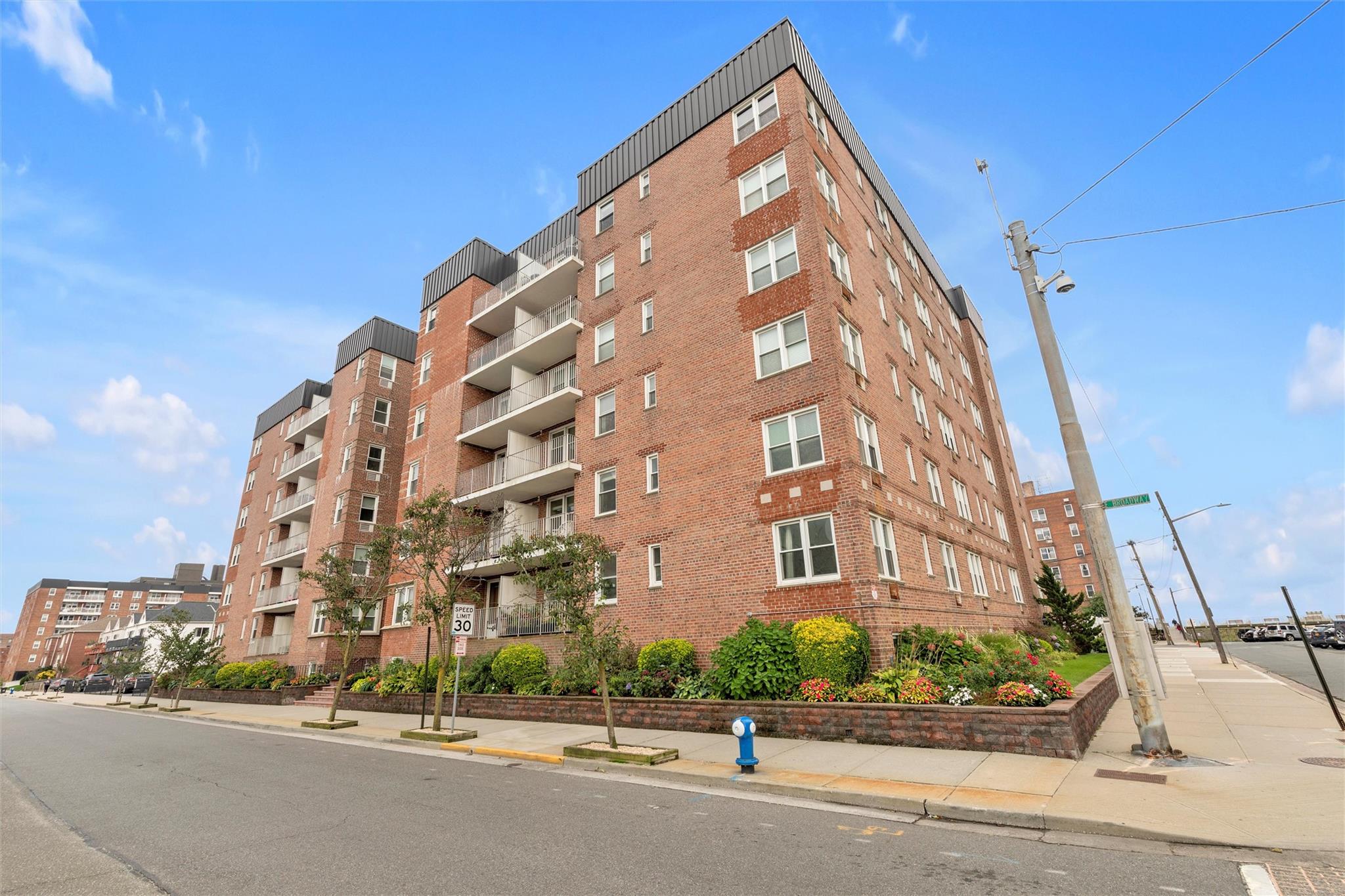 #14 photo, 210 E Broadway, ナッソー郡 Long Beach , NY 11561