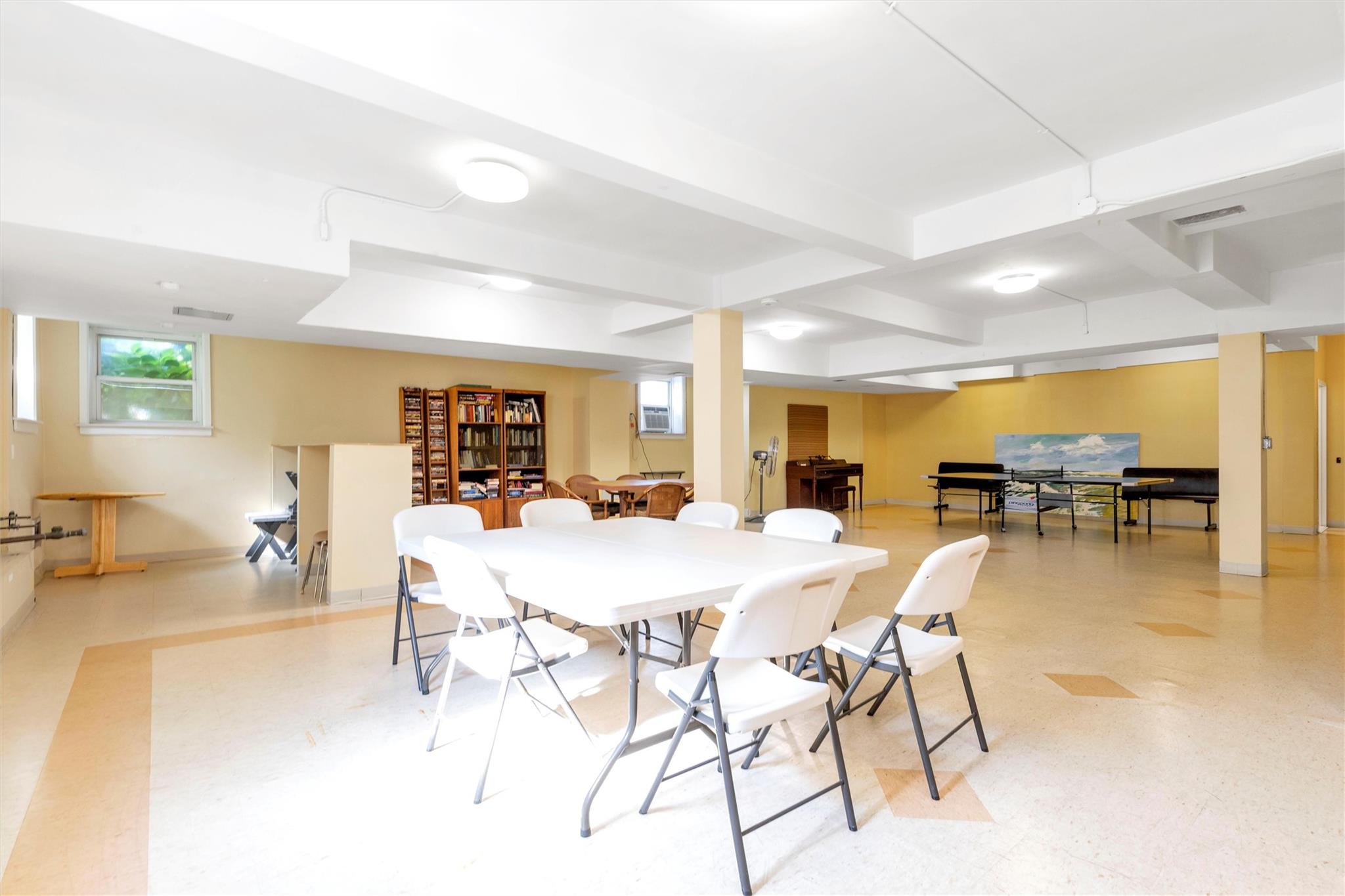 #15 photo, 210 E Broadway, ナッソー郡 Long Beach , NY 11561