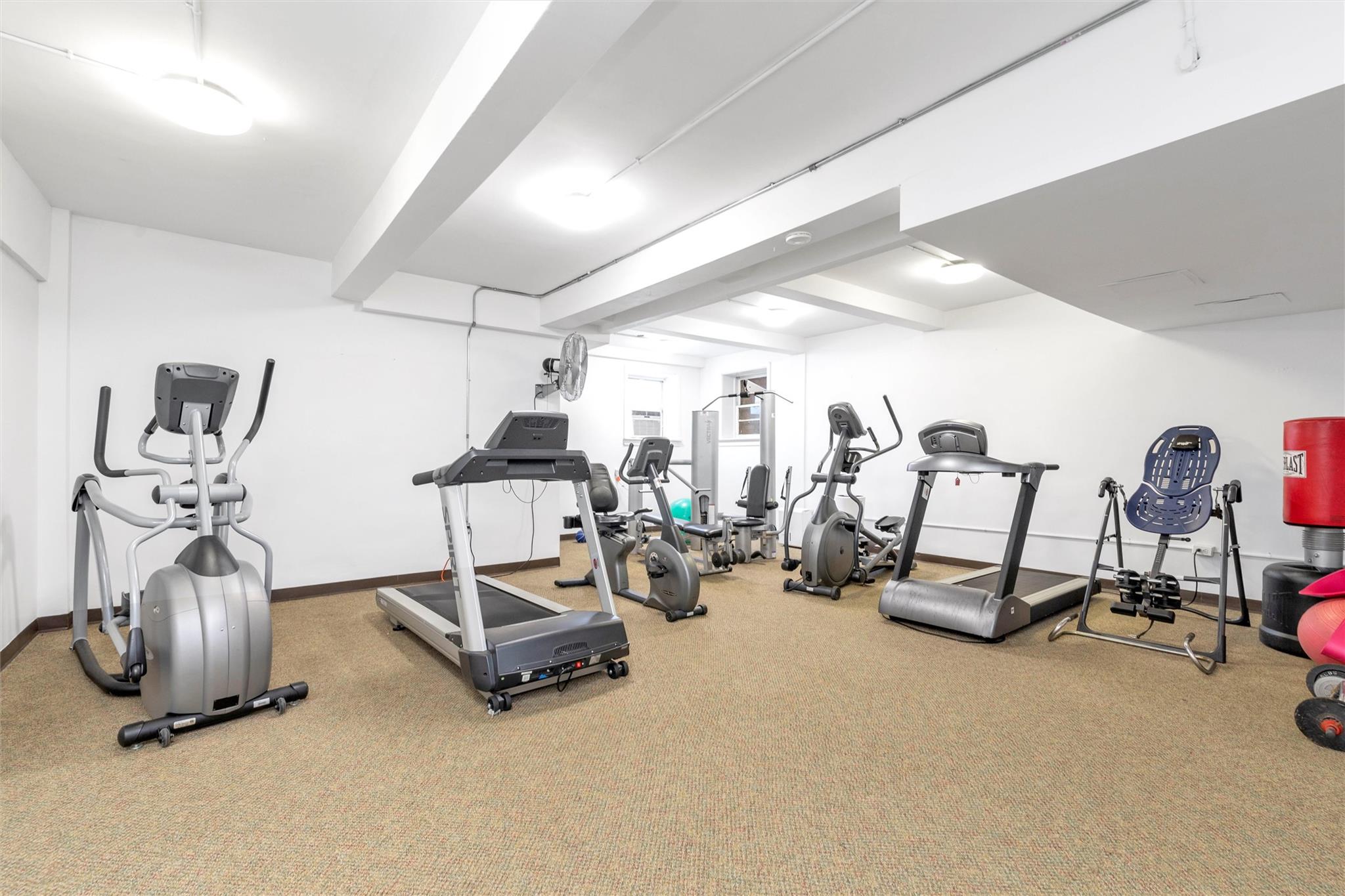 #16 photo, 210 E Broadway, ナッソー郡 Long Beach , NY 11561