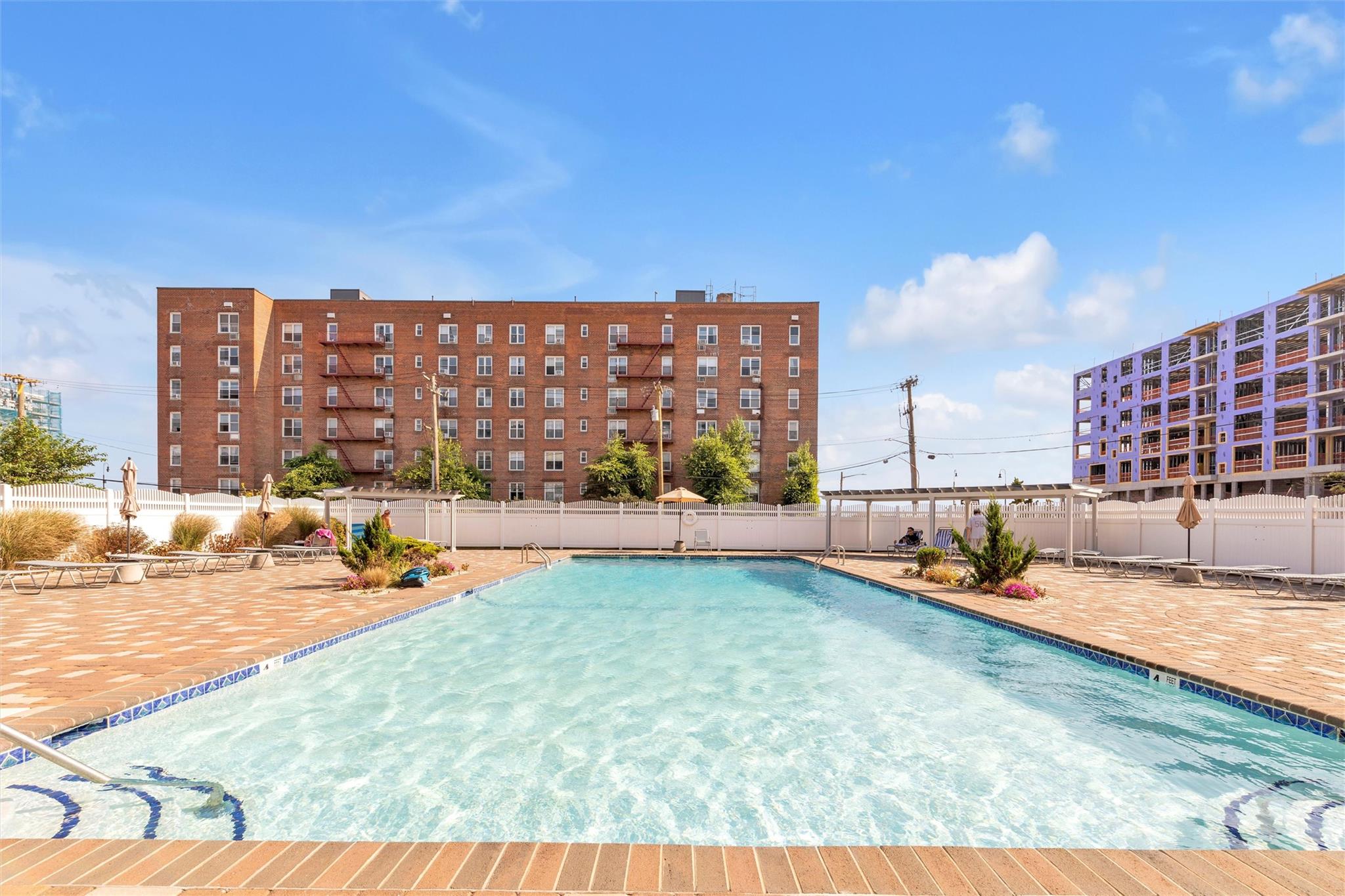 #18 photo, 210 E Broadway, ナッソー郡 Long Beach , NY 11561