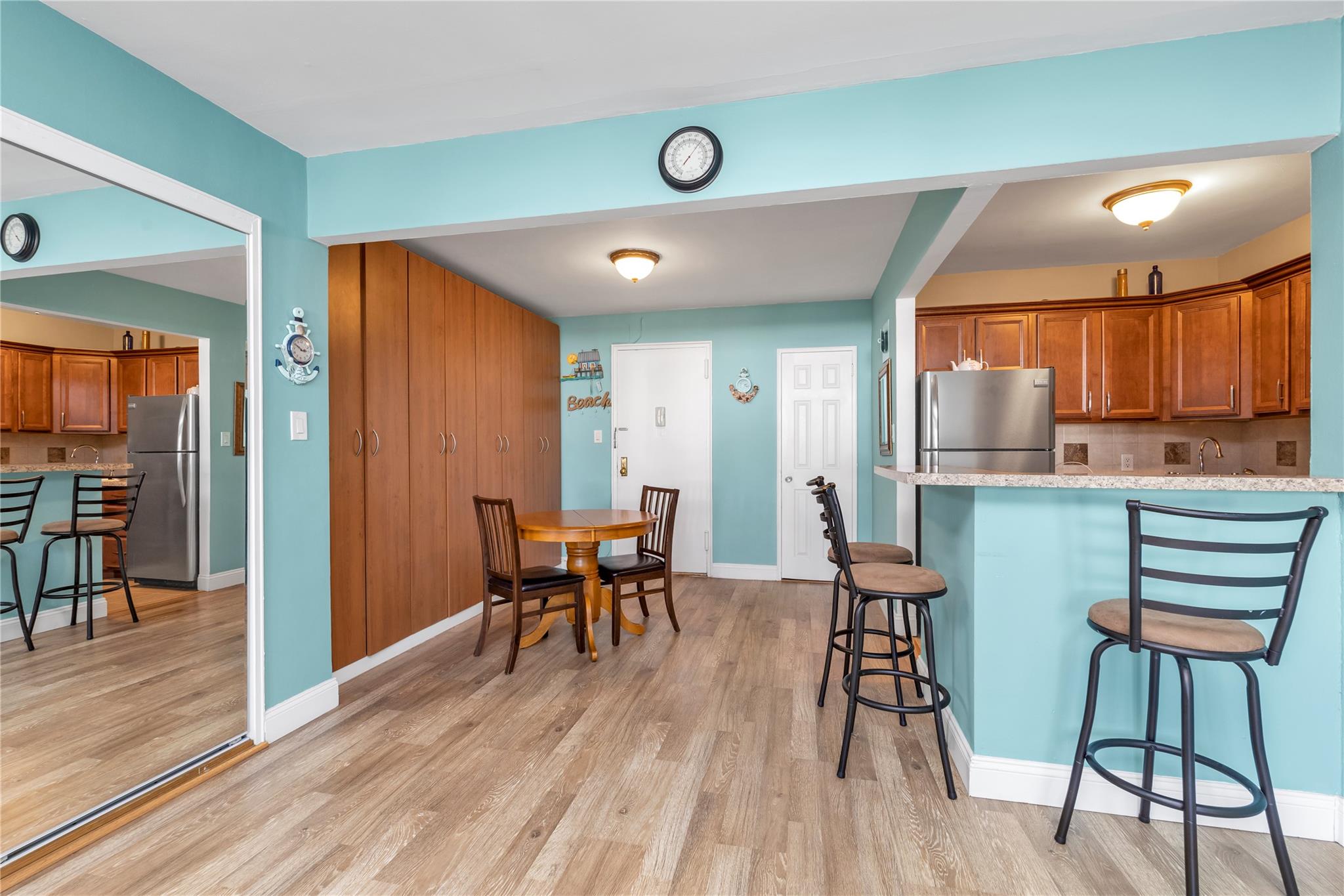 #7 photo, 210 E Broadway, ナッソー郡 Long Beach , NY 11561