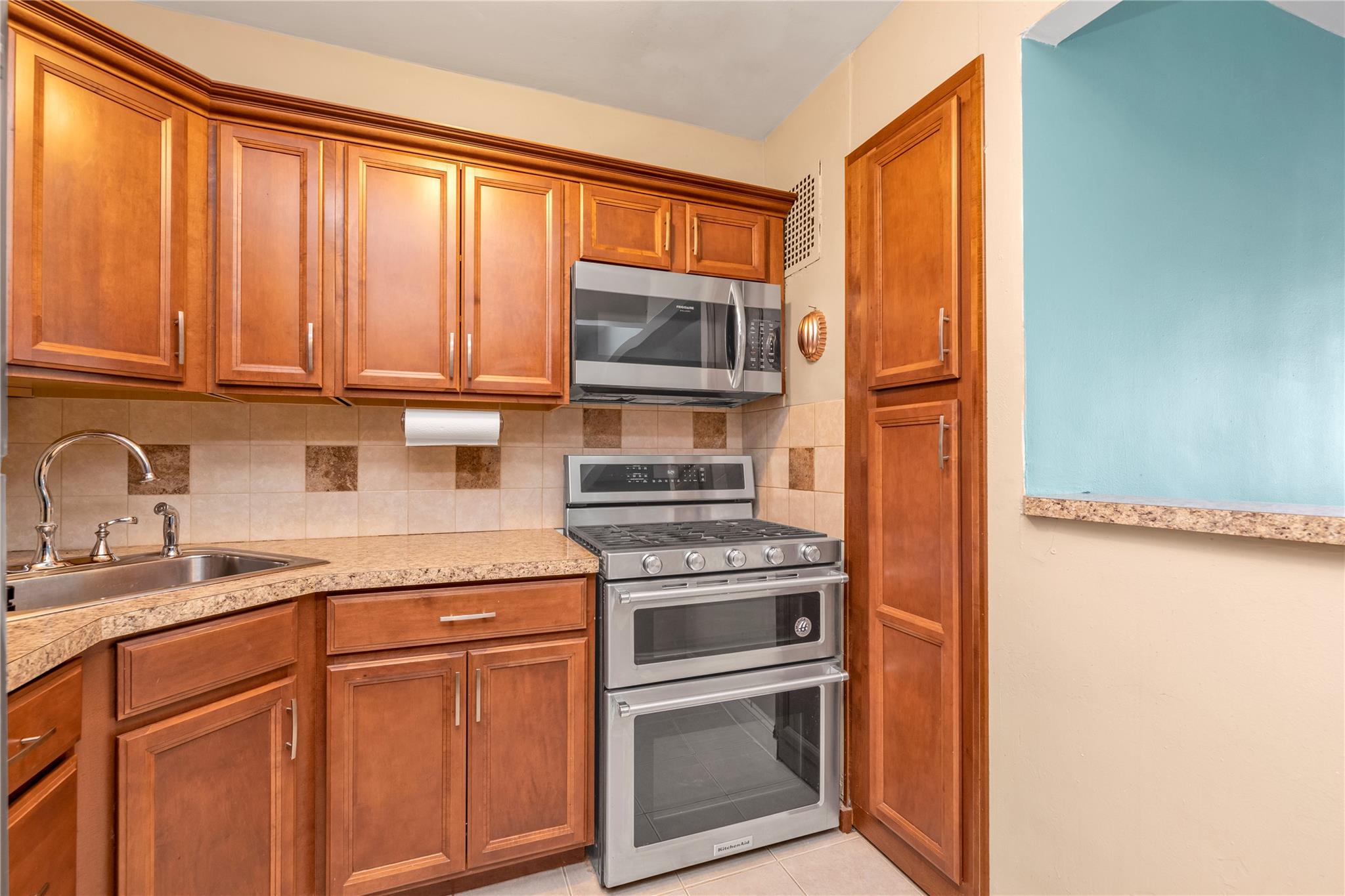 #8 photo, 210 E Broadway, ナッソー郡 Long Beach , NY 11561