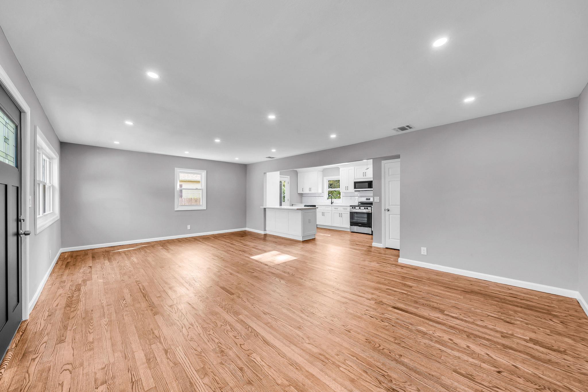 #10 photo, 1090 Brookdale Avenue, 롱 아일랜드 Bay Shore , NY 11706