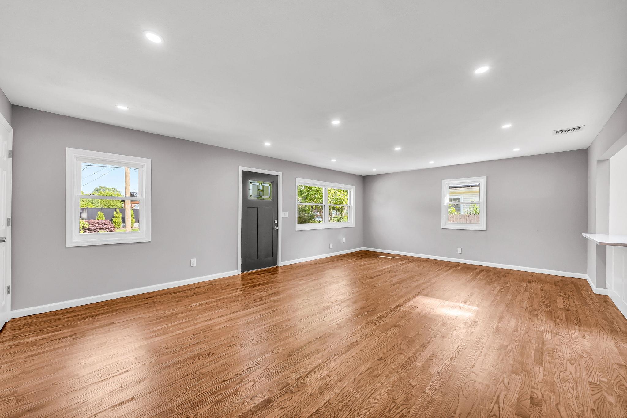 #11 photo, 1090 Brookdale Avenue, 롱 아일랜드 Bay Shore , NY 11706