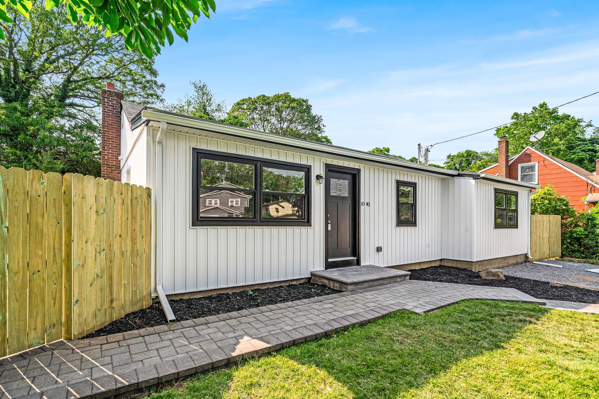 #3 photo, 1090 Brookdale Avenue, 롱 아일랜드 Bay Shore , NY 11706