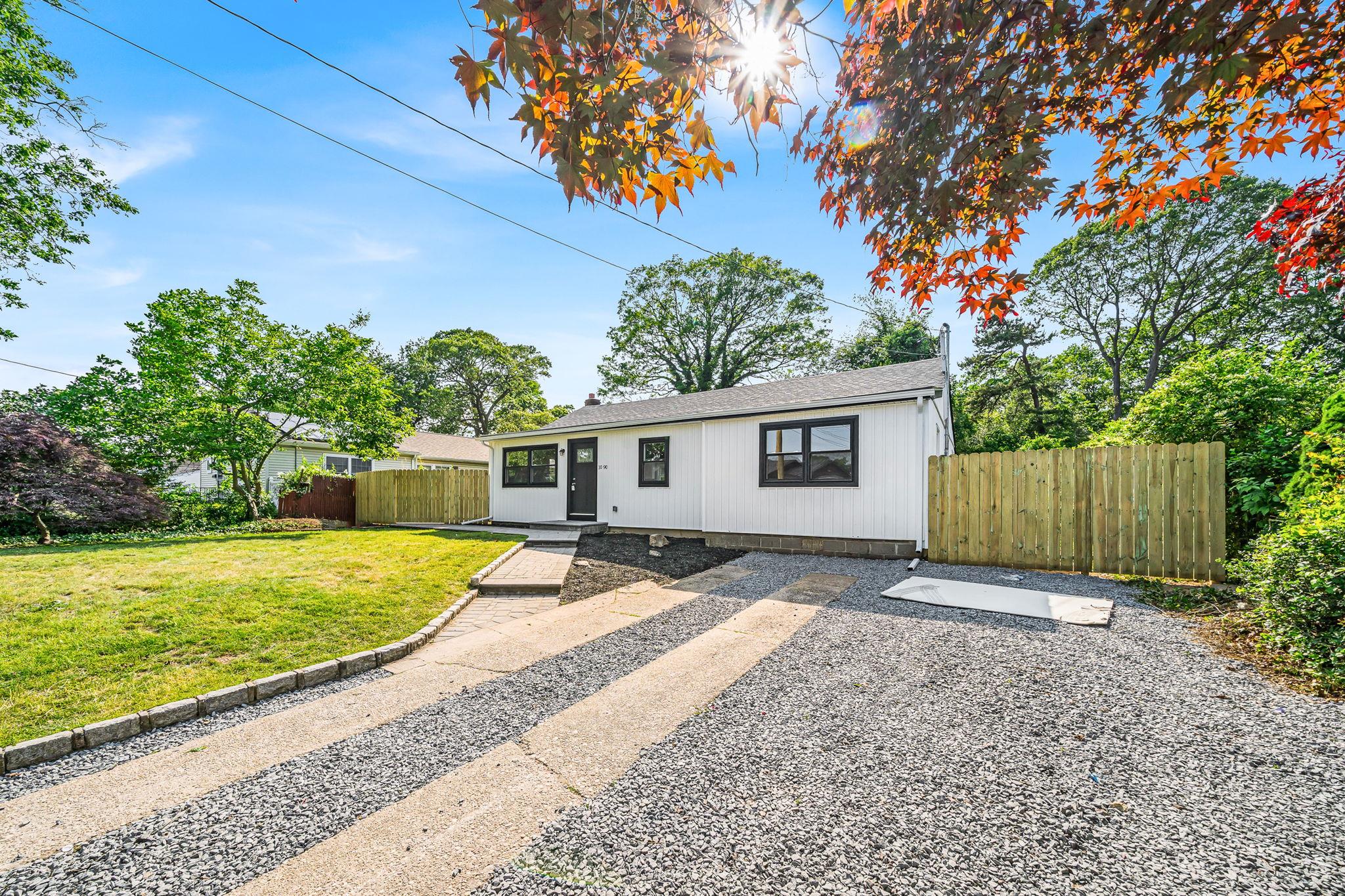 #5 photo, 1090 Brookdale Avenue, 롱 아일랜드 Bay Shore , NY 11706