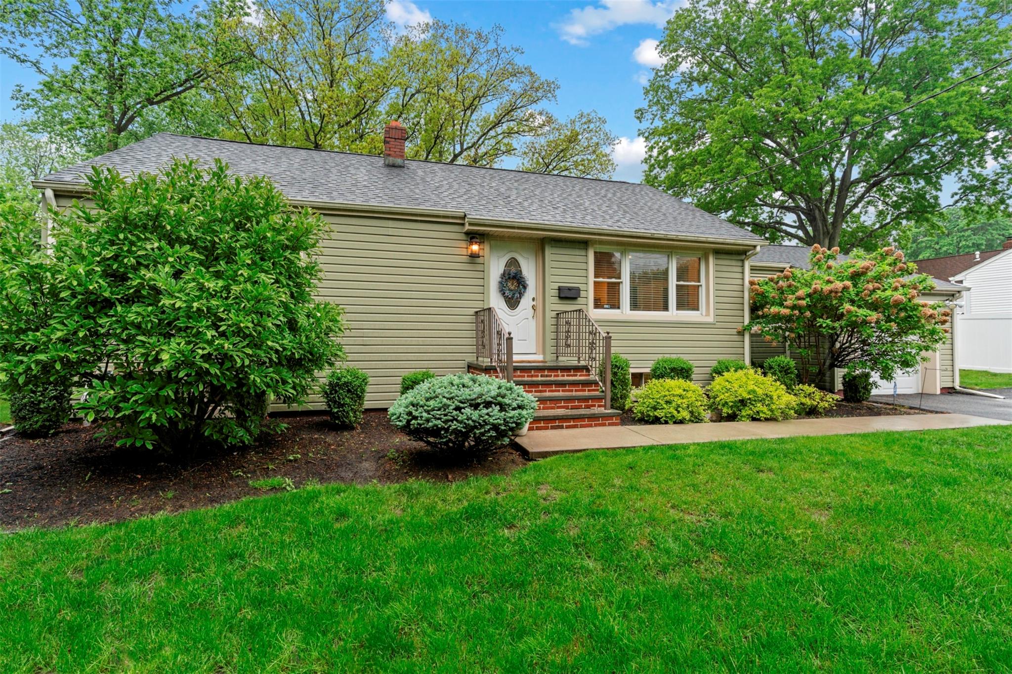 #1 photo, 236 Western Highway, Tappan , NY 10983