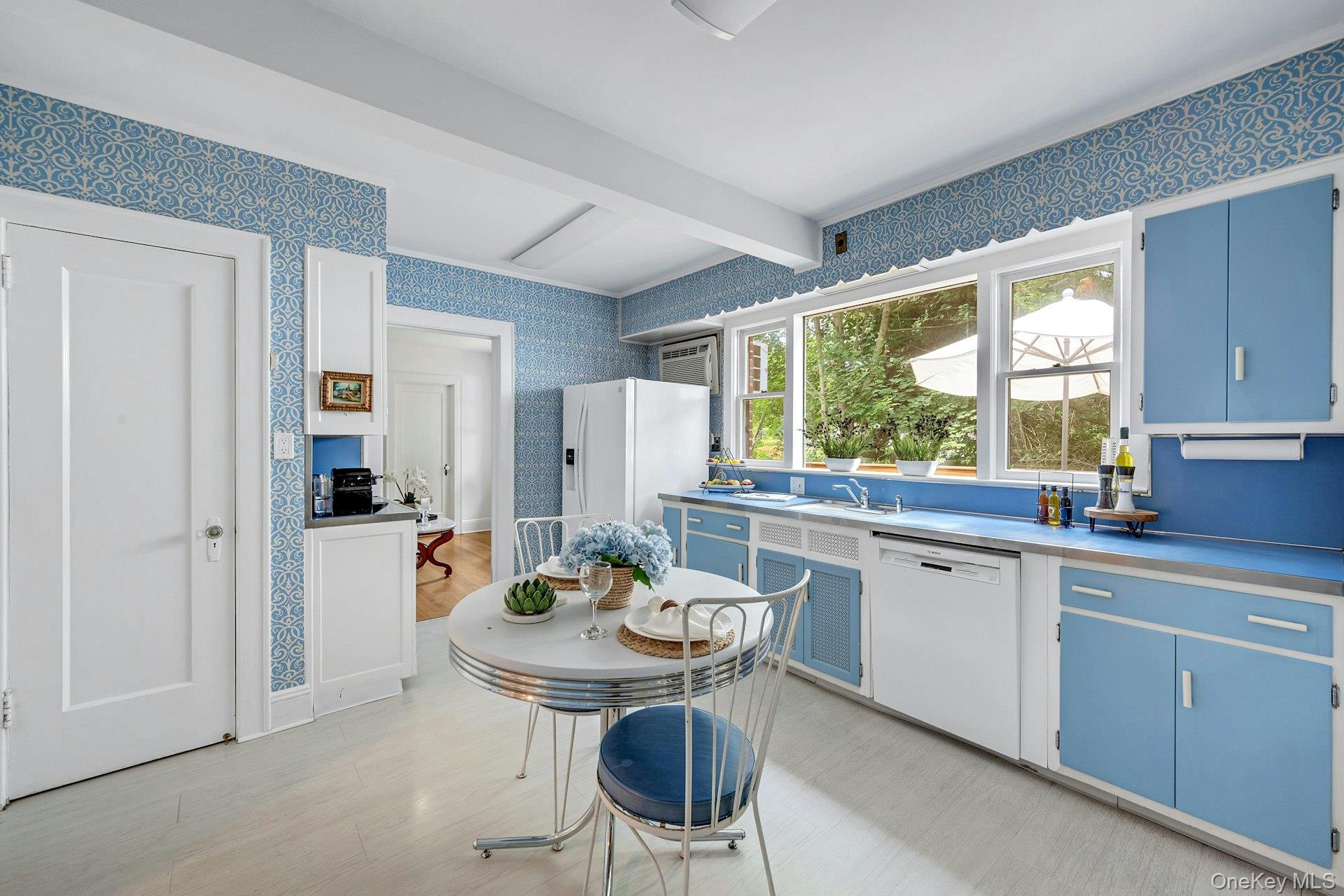 #16 photo, 11 Oxford Road, White Plains , NY 10605