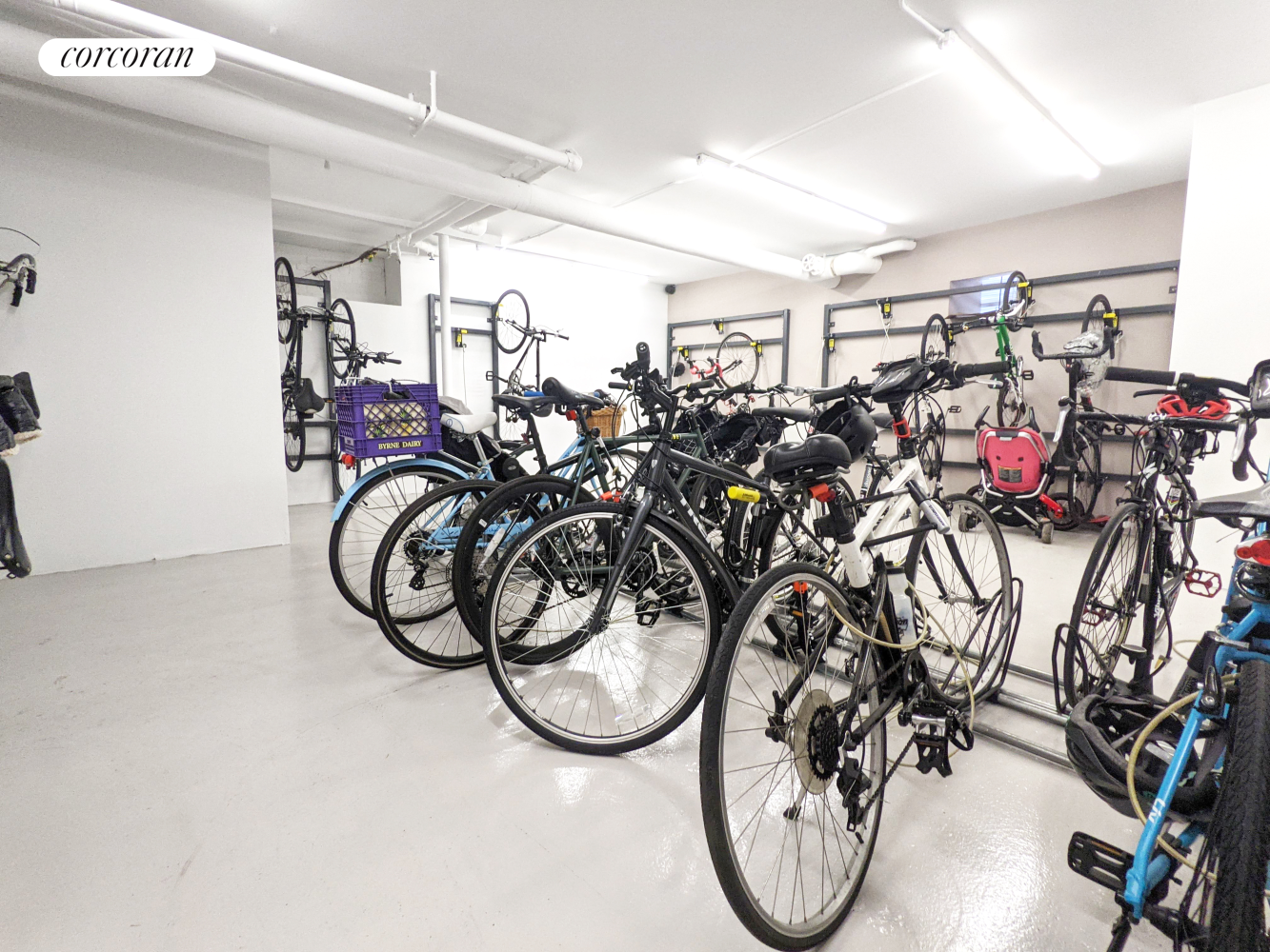 #16 photo, 24-75 38TH Street, クイーンズ区 Astoria , NY 11103