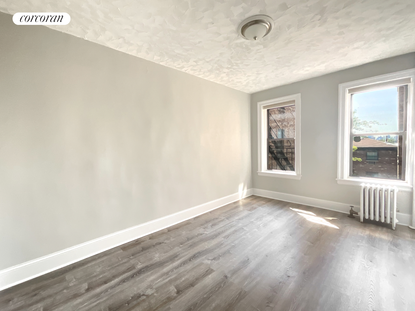 #4 photo, 24-75 38TH Street, クイーンズ区 Astoria , NY 11103