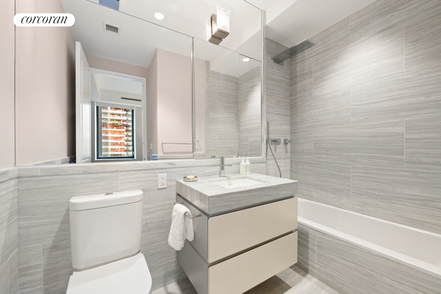 #17 photo, 20 W 53RD Street, マンハッタン Midtown , NY 10103