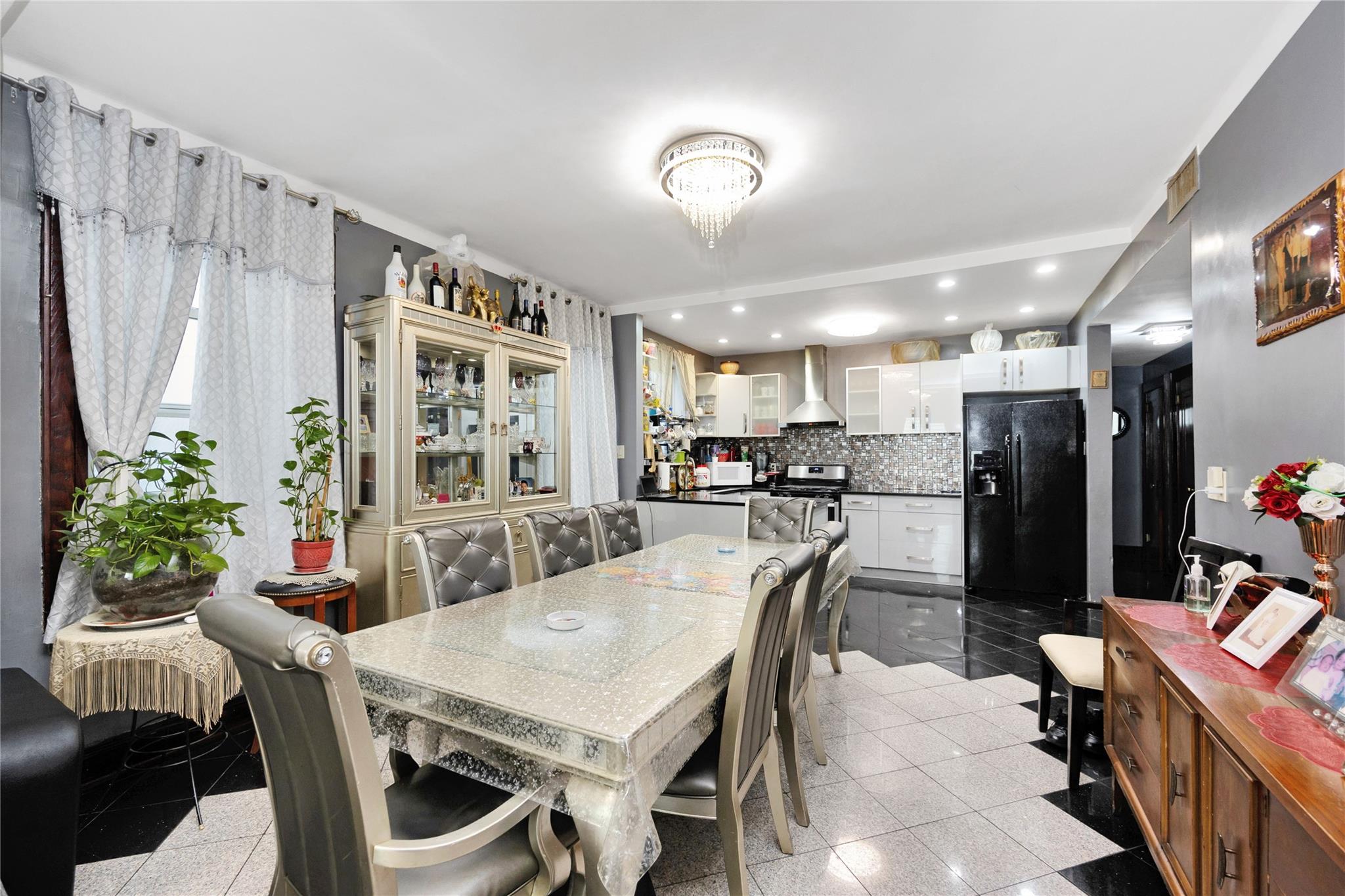 #6 photo, 6018 Bleecker Street, クイーンズ区 Ridgewood , NY 11385