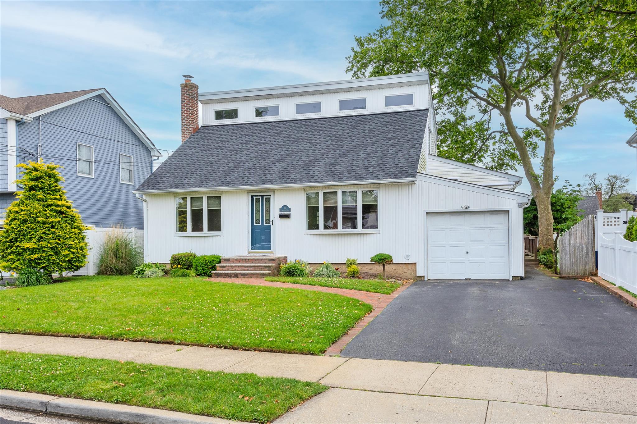 #1 photo, 17 Plymouth Road, Massapequa , NY 11758