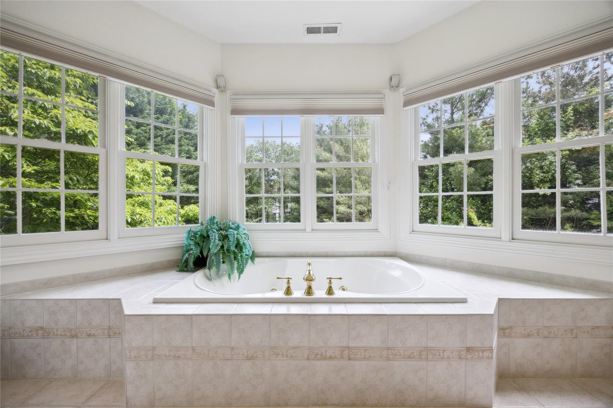 #20 photo, 45 Stone Hill Drive, Manhasset , NY 11030