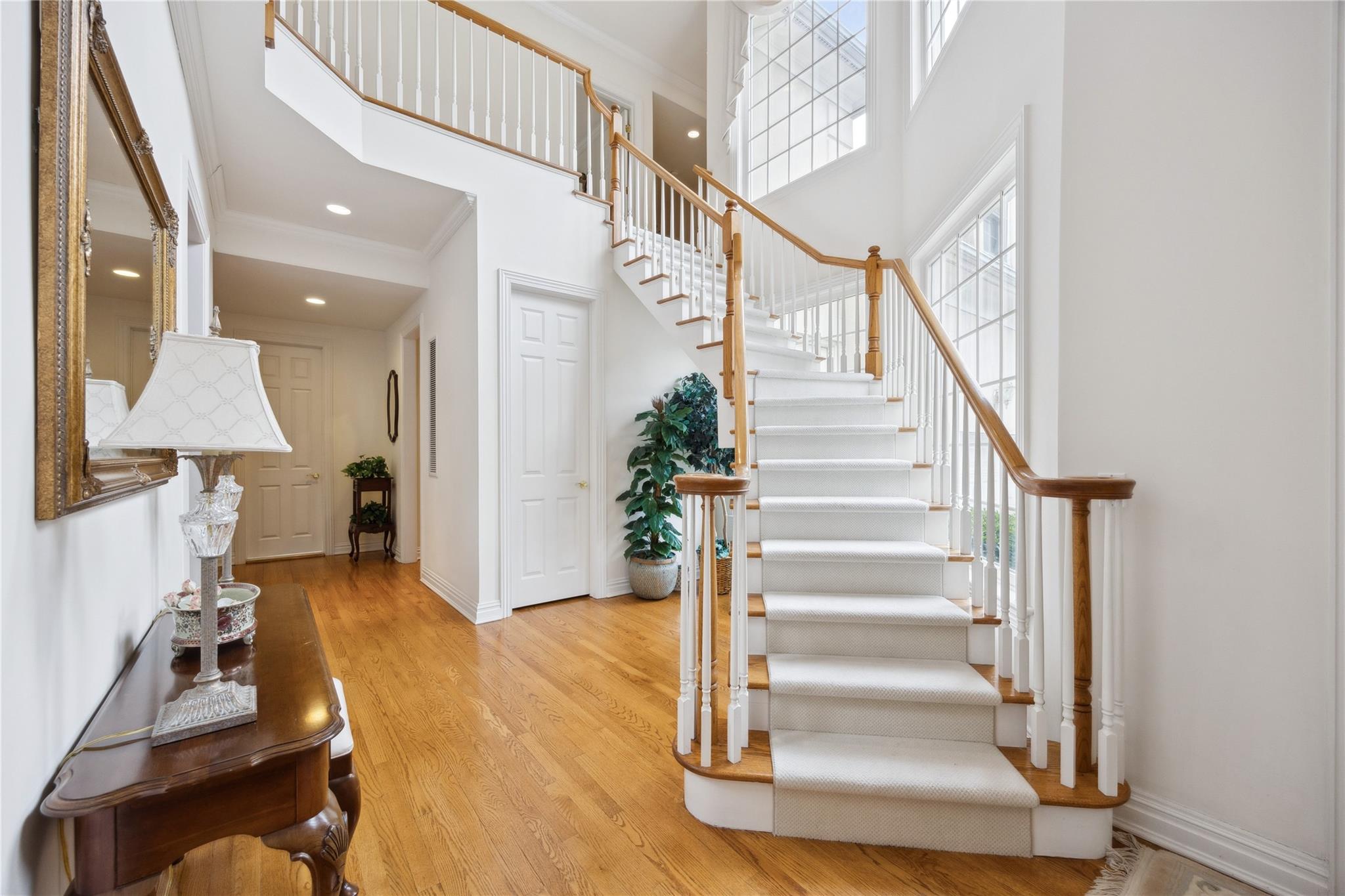 #4 photo, 45 Stone Hill Drive, Manhasset , NY 11030