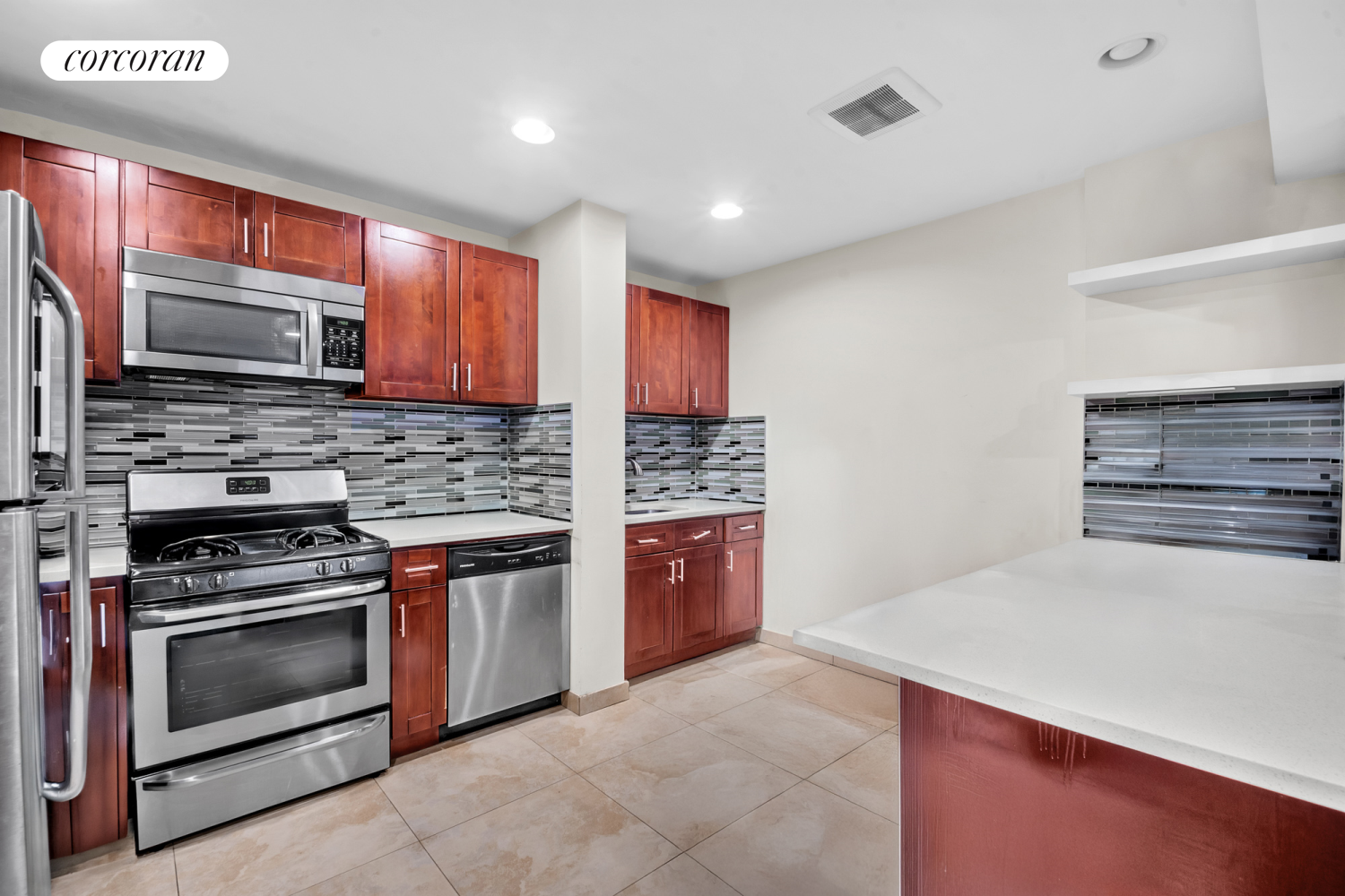 #3 photo, 11-46 WELLING Court, クイーンズ区 Astoria , NY 11102