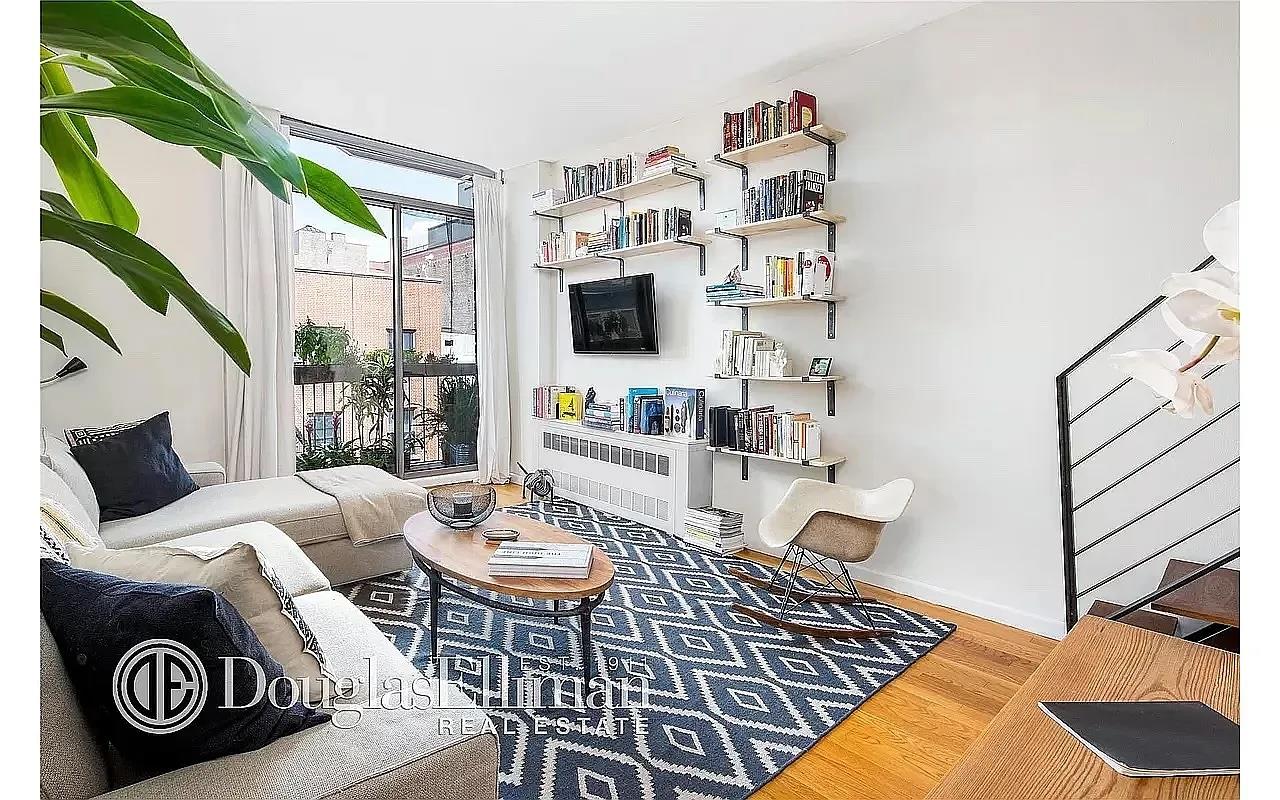 #1 photo, 184 THOMPSON Street, Greenwich Village , NY 10012