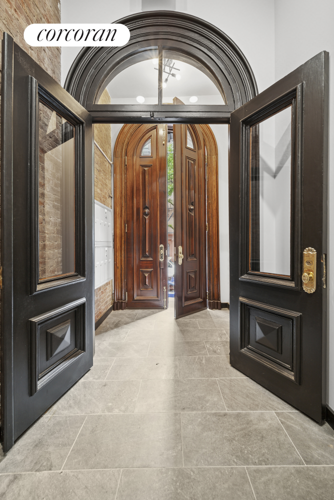 #15 photo, New York City, マンハッタン Hells Kitchen , NY 10019