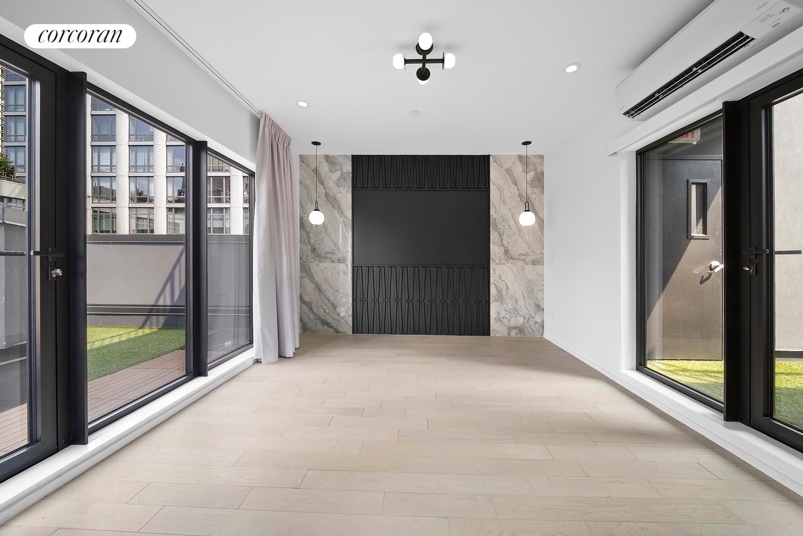 #9 photo, New York City, マンハッタン Hells Kitchen , NY 10019