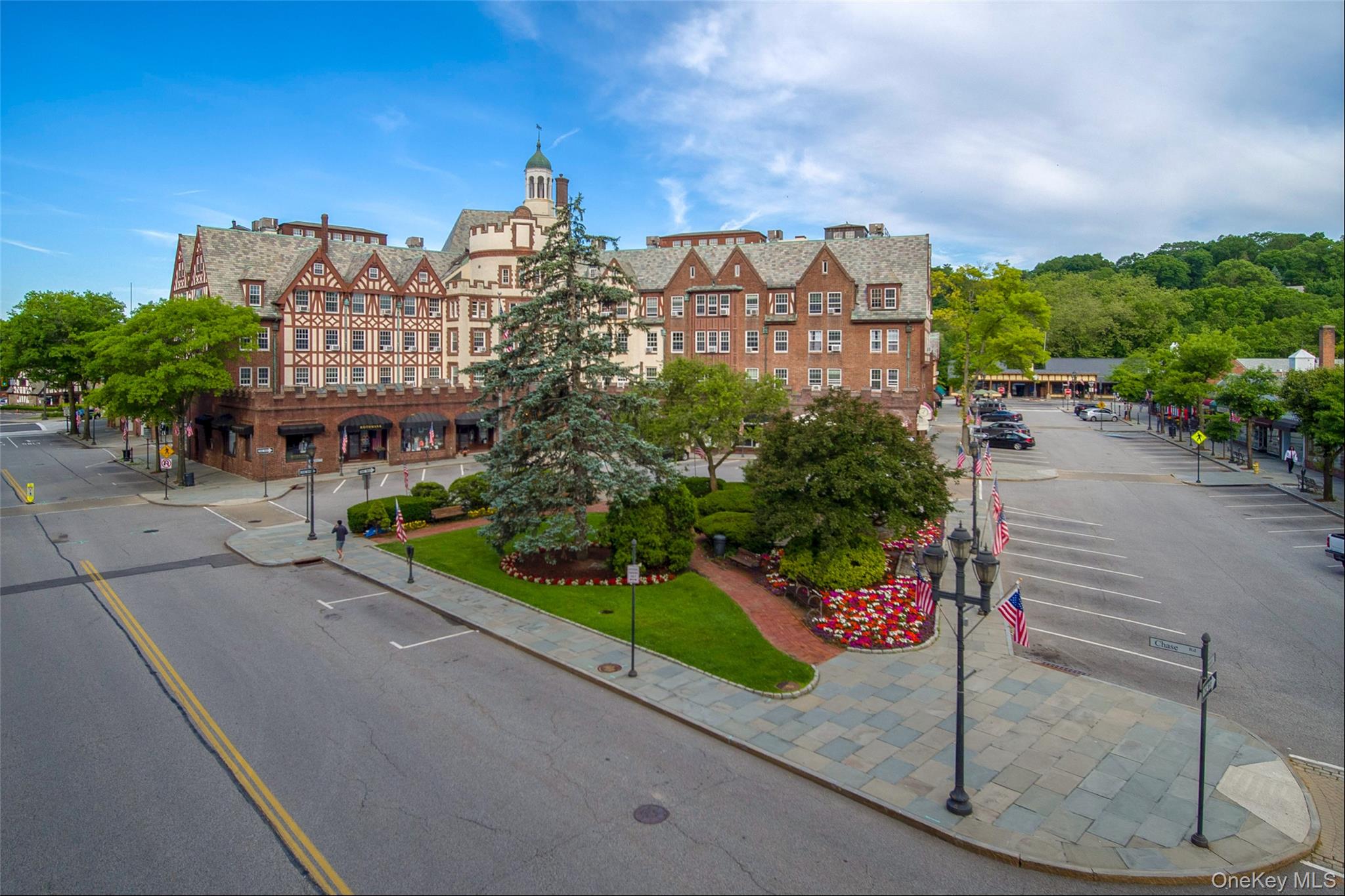 #14 photo, 32 Sycamore Road, Scarsdale , NY 10583