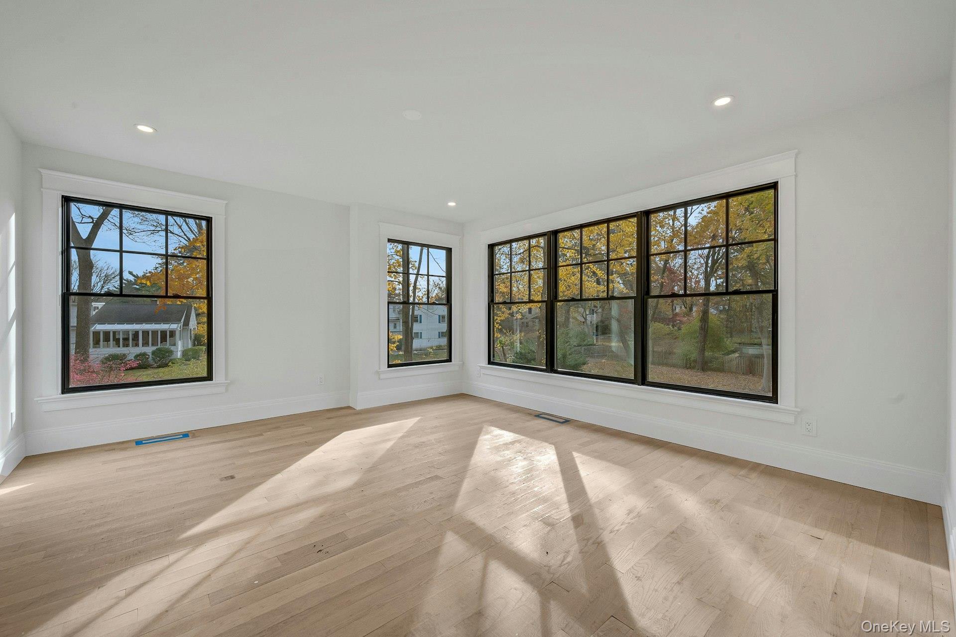 #19 photo, 32 Sycamore Road, Scarsdale , NY 10583