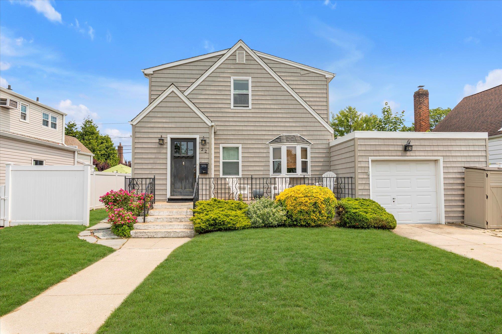 #1 photo, 22 Lido Parkway, 東長島 Lindenhurst , NY 11757