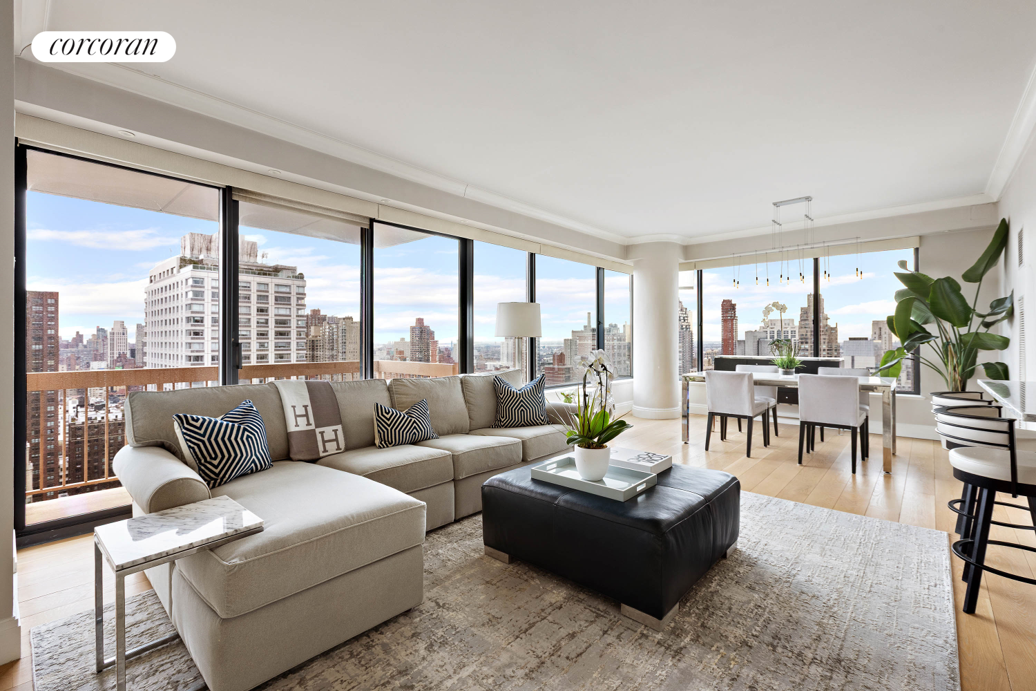 #1 photo, 200 E 69TH Street, Lenox Hill , NY 10021